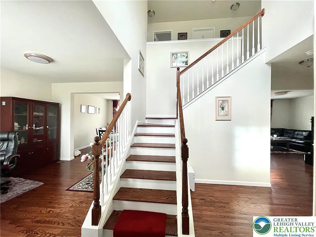 Building Photo - 4424 Beech Dr