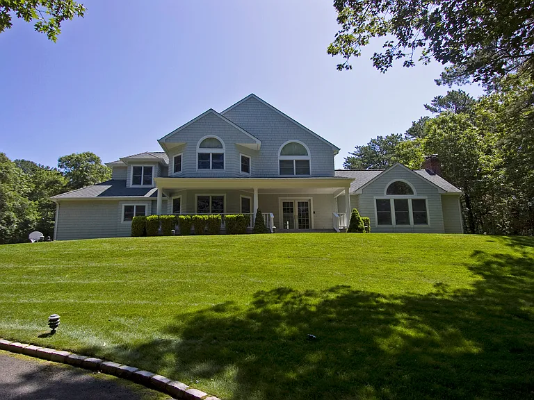 1611 Deerfield Rd — Photo 1