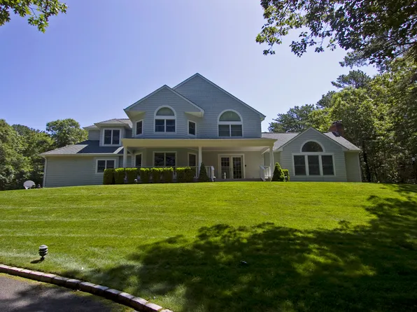 https://photos.zillowstatic.com/fp/8e39334c0126601008174fbebf59eb4c-p_e.webp