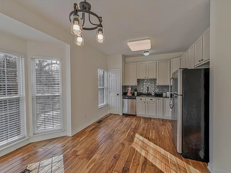 643 Huffine Manor Cir — Photo 9