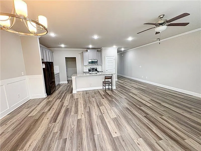 3 bed, 2.5 bath, 1857 sqft, $2,500 — Photo 2