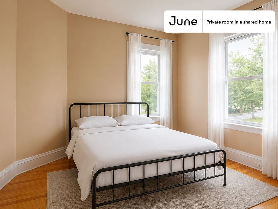 1st image of 2 Sparhawk St #D