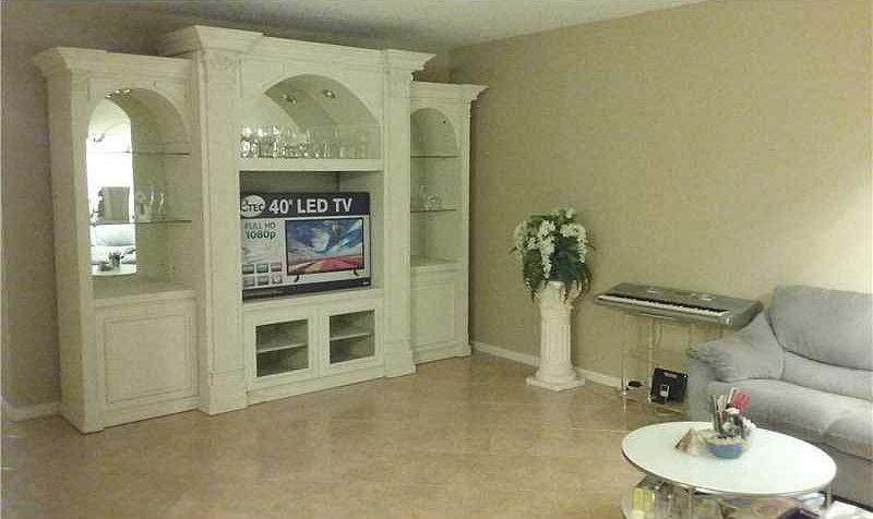 1st image of 1022 Farnham O #1022