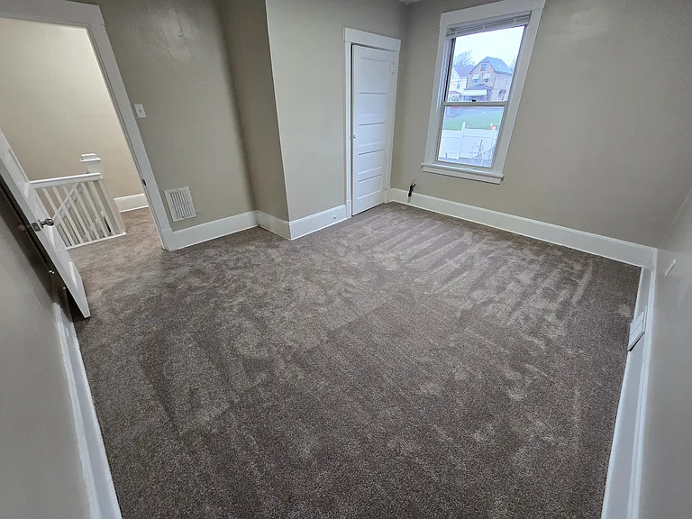 906 Gibson St — Photo 9