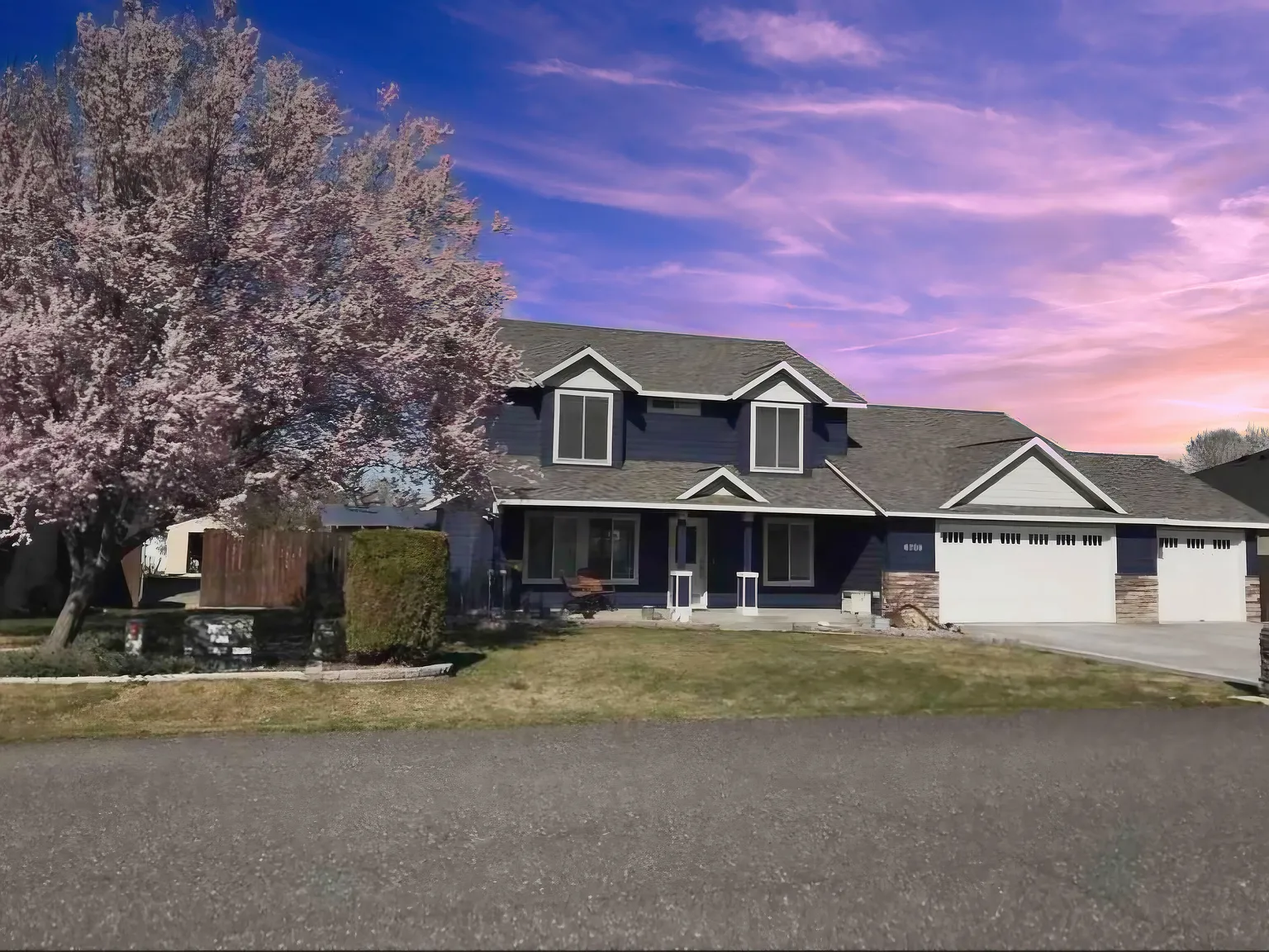 4 bed, 2.5 bath, 2150 sqft, $6,500 — Photo 1