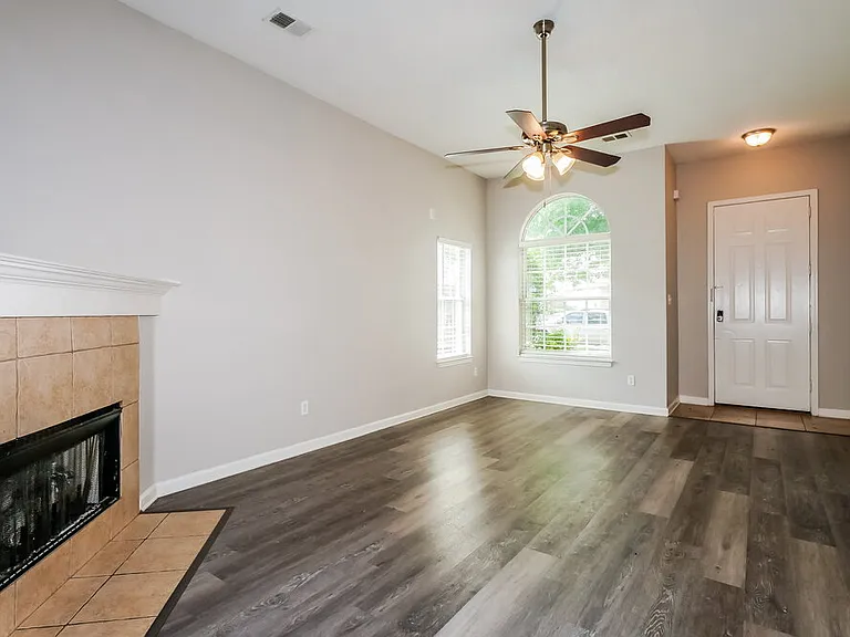 8280 Dexter Ridge Cv E — Photo 5