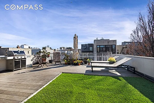 Sold by Compass | media 22