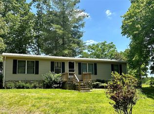 3856 Joyce Clark Ln, Hudson, NC 28638