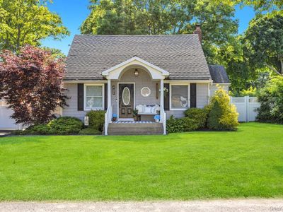 4 Pine Street, Holtsville, NY, 11742