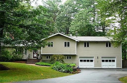 499 Dutton Rd - Front View