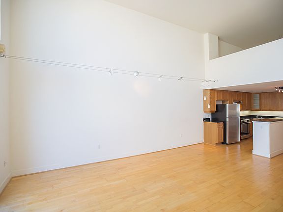 5th image of 39 Boardman Pl APT 204