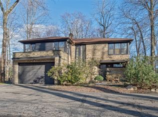 1737 Andrews Rd, Cleveland, OH 44118