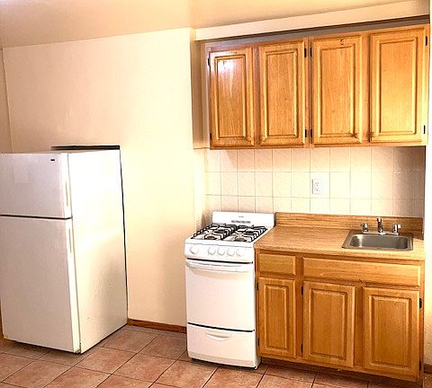 4th image of 180 E 109th St APT 4