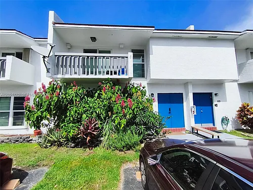 17100 SW 94AVE #503 Photo 1