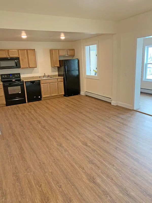 2 bed, 1.0 bath, $2,340 — Photo 4