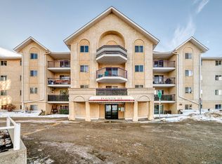 Pointe Uptown The, Edmonton, AB T5H 4L9