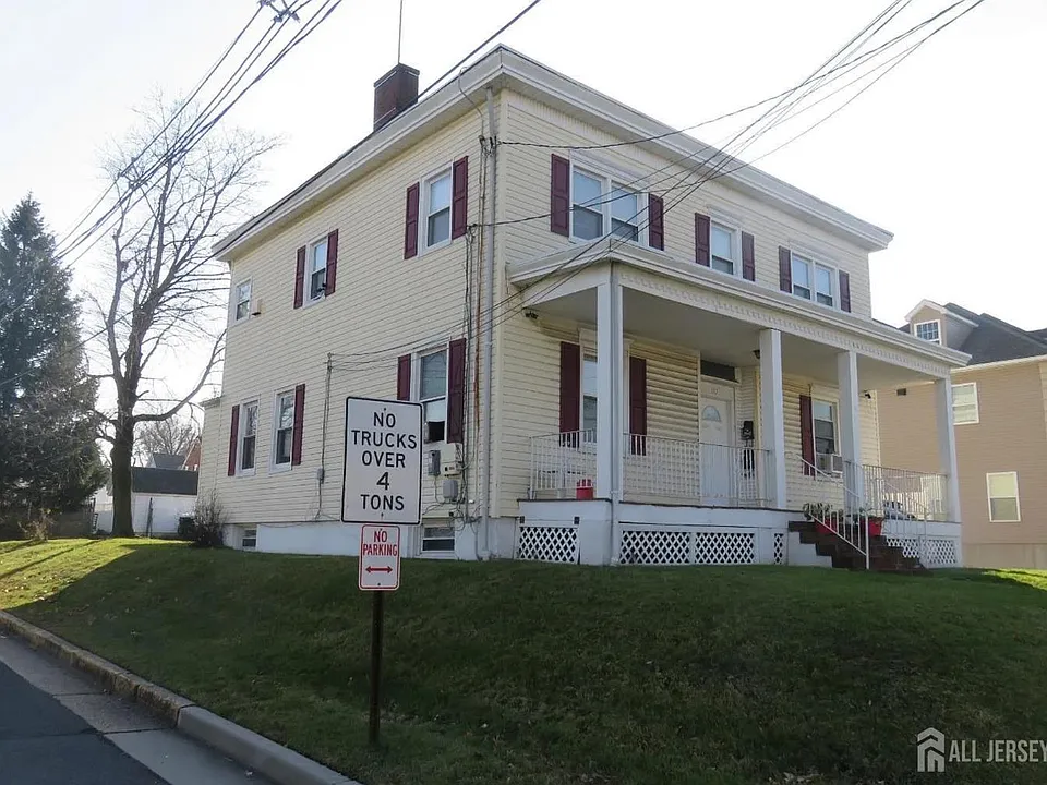 187 Main St