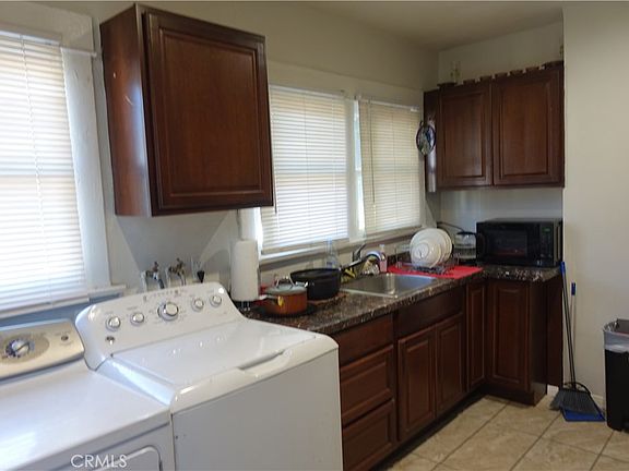 4th image of 622 W 2nd St