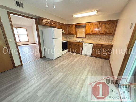 4th image of 7814 NW 79th Pl