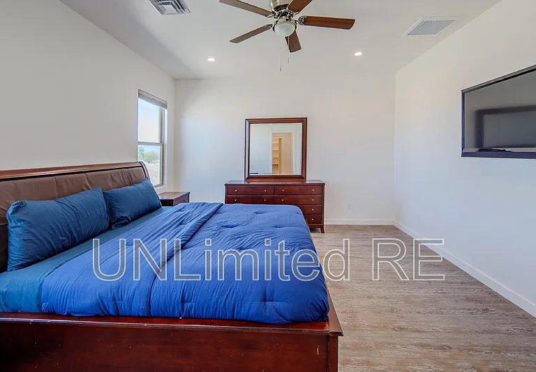 7756 N Sierra Vista Dr — Photo 22