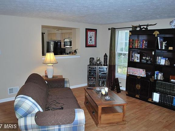 5th image of 942 Gainsborough Ct #942