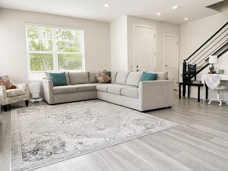 140 Farmhouse Dr #4 — Photo 8