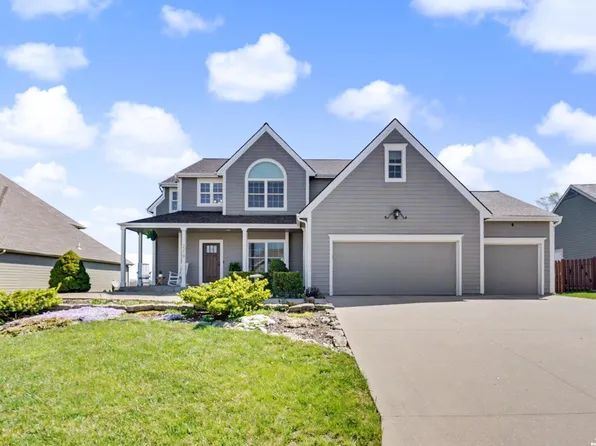 2218 Country Dr, Eudora, KS 66025