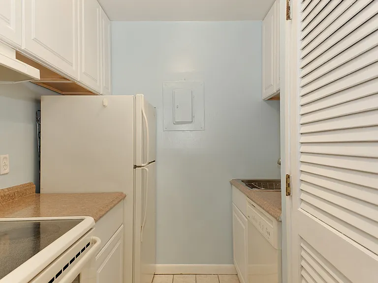 2012 O St NW #25 — Photo 6