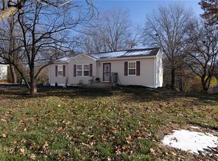 6203 N Harrison St, Gladstone, MO 64118