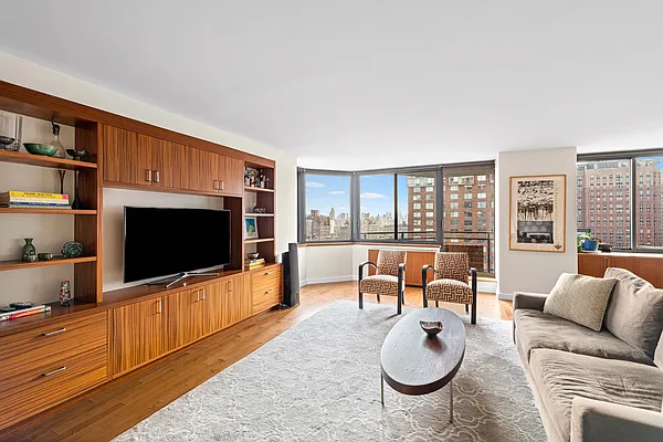 Sold by Compass | media 16