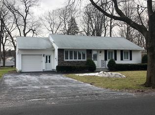 625 Deerfield Dr E, Utica, NY 13502