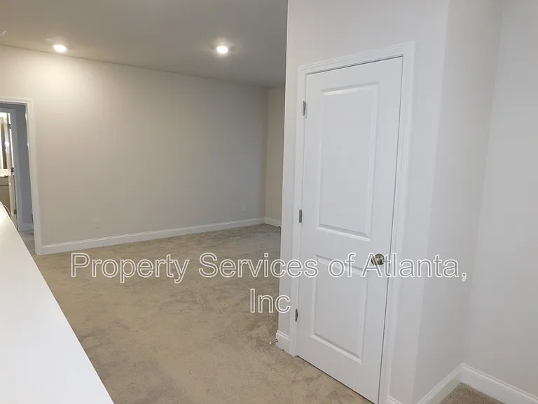 930 Elderberry Ct — Photo 15
