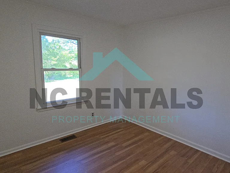 900 Greenwood Blvd — Photo 12