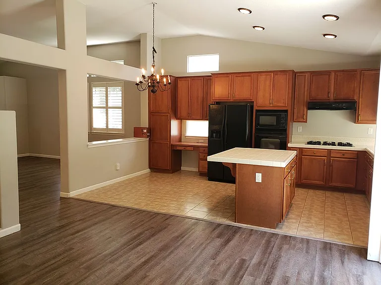 7251 Noah Ct — Photo 7