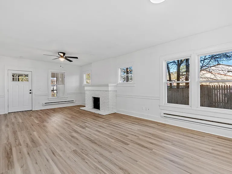 201 Rose Lane St SE #1 — Photo 10