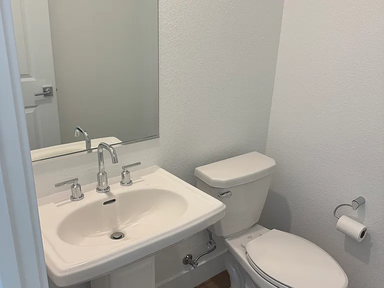 248 N Venice Pl — Photo 6