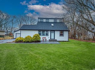 6 Ralph St, Holbrook, NY 11741