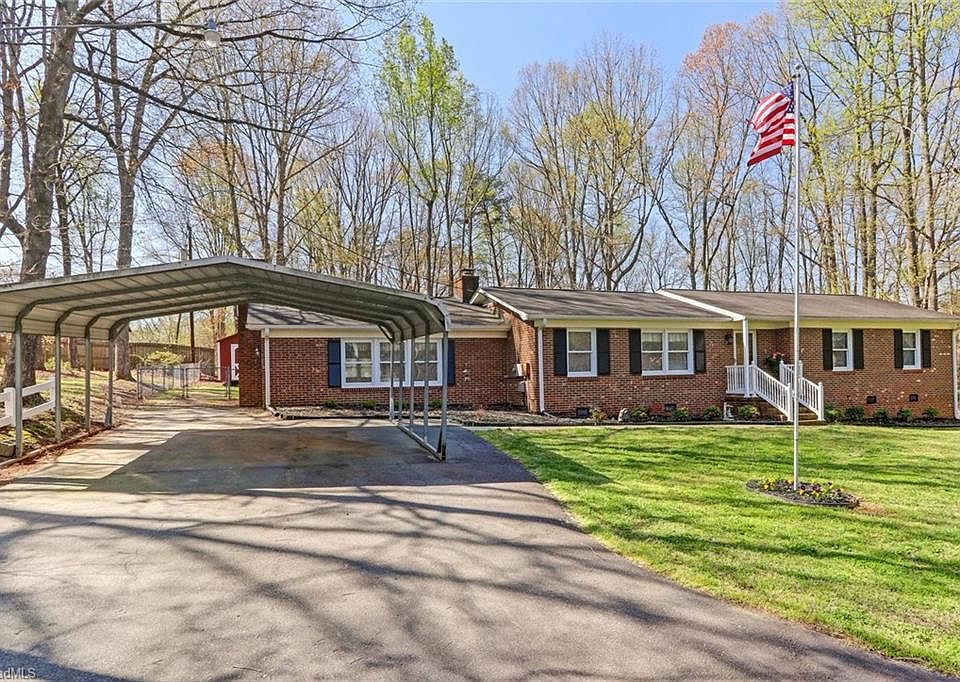 1st image of 4808 Sidney Ln