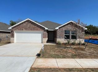 2816 Ember Dr, Yukon, OK 73099