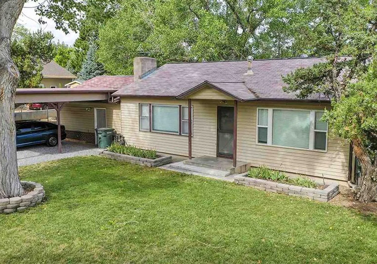 All utilities included 3-bedroom, 2-bathroom home in the Redlands — Photo 1