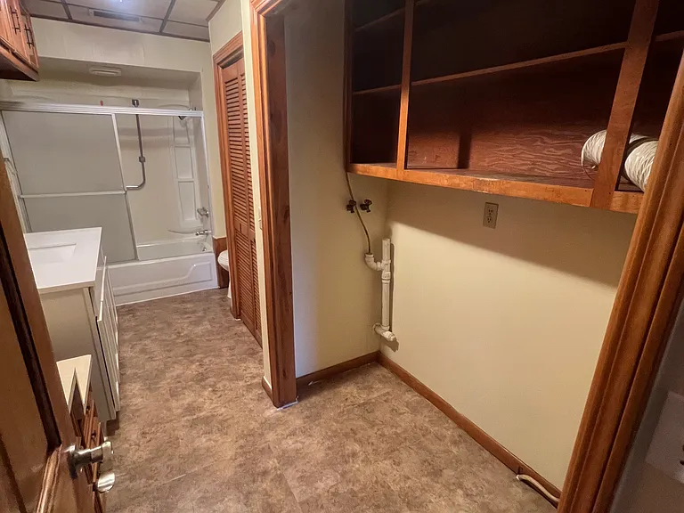 1004 Buffalo St — Photo 4