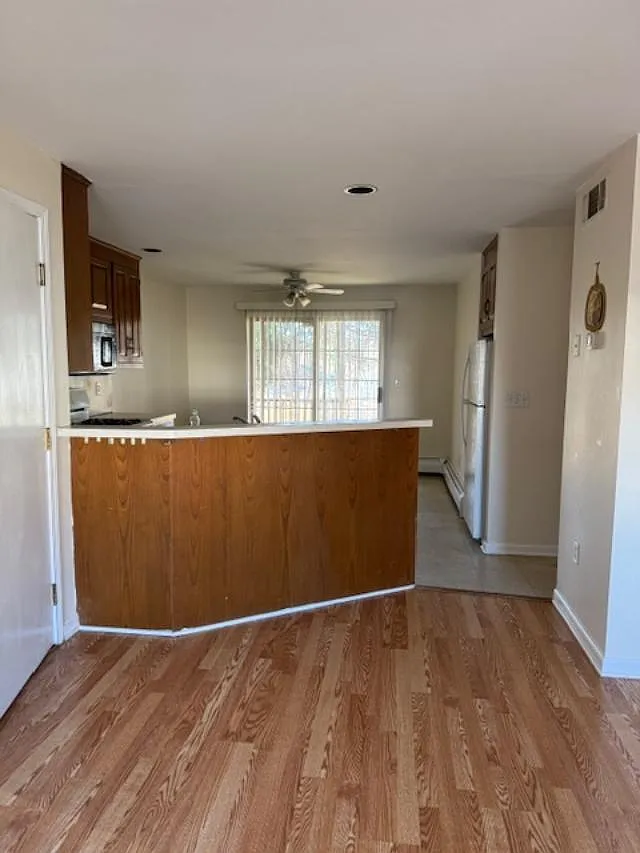 2 bed, 1000 sqft, $2,650 — Photo 2