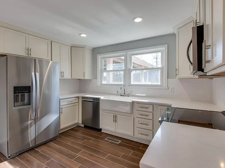 6398 Temple Rd — Photo 8