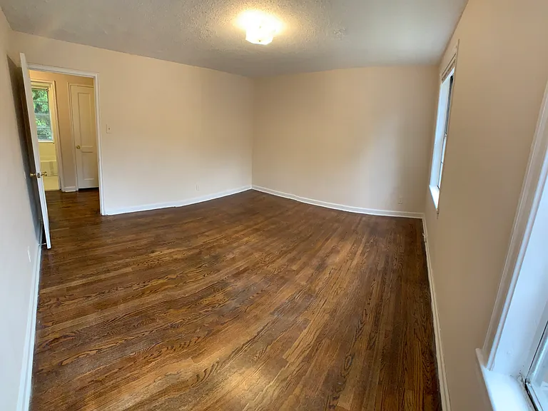 1691 Valley Ave — Photo 5