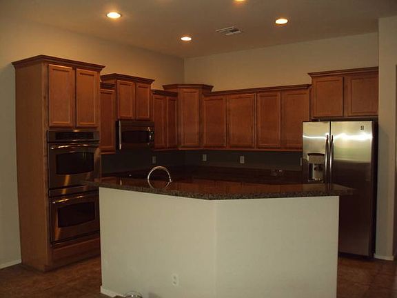 Kitchen w/ island