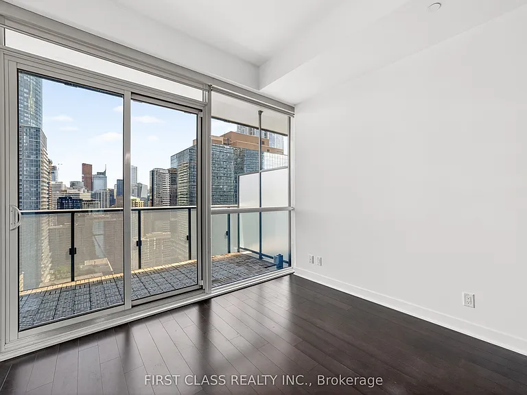 15 Grenville St #2902 — Photo 12