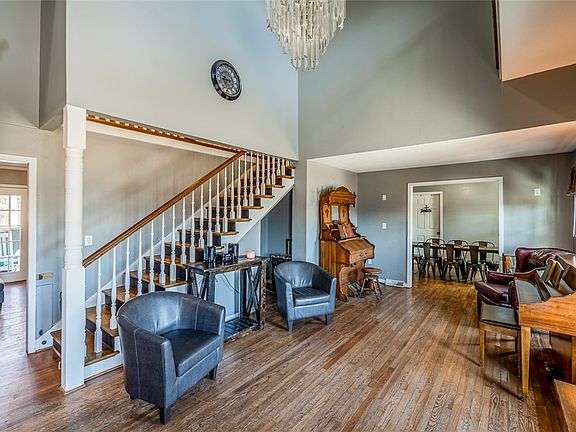 3rd image of 135 Cribbs Way