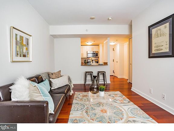 2nd image of 219-29 S 18th St #814