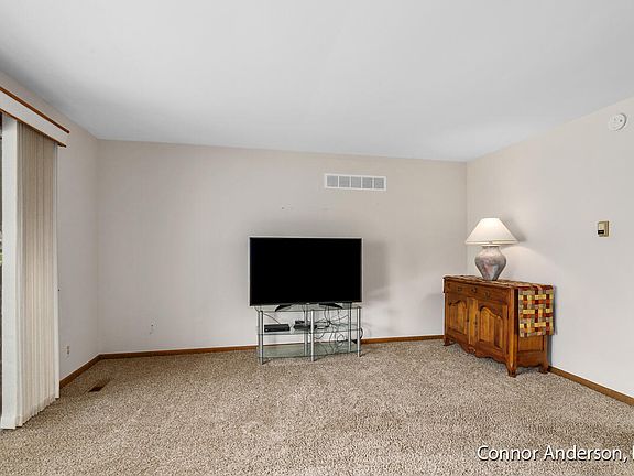 4th image of 5113 Southglow Ct SE #148
