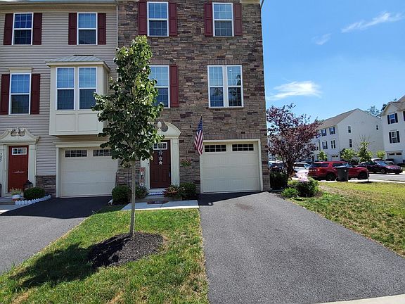 2nd image of 706 Mississippi St #1306
